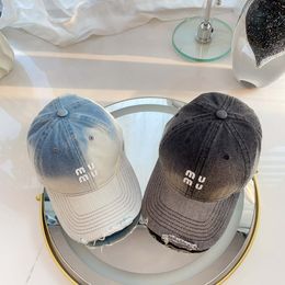 Casqueur de concepteur de luxe Broidered Baseball Cap bien de baseball décontracté Casque Classic Classic Letters Take Letter Visor d'été extérieur Automne Casual Luxury Fashion