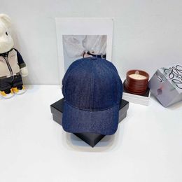 Diseñador de lujo gorras sombreros gorras sombrero de cubo de béisbol hombres sombreros hombres para hombres Mujeres Cúpula Sólido 7 colores con letra sombrilla bordada