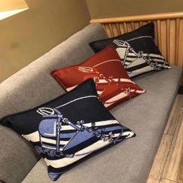 Funda de almohada con diseño de carruaje de diseñador de lujo, material mezclado de cachemira y lana de alta calidad, tamaño 50 50cm, funda de cojín para sofá 308z