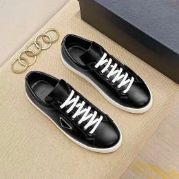 Designer de luxe Casual Shoe Flat Talon Sneaker Low Black Blanc 2024 Nouveau véritable été en cuir d'été