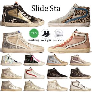 Diseñador de lujo Zapatos casuales Mujeres para hombre Diapositivas Zapatillas de deporte Piel de becerro Parte superior Plata Oro Brillo Flash Mid Stars Vintage Hecho a mano Italia Marca High Ball Star Entrenadores