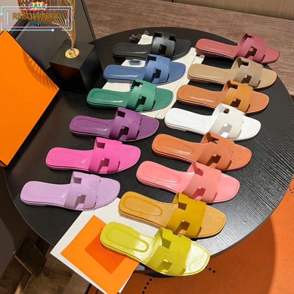 Designer de luxe Pantoufles décontractées Plate-forme en cuir Sandales Slides Summer Paresseux Designer Sandal Cartoon Open Toe Tongs En Cuir Lady Slides Hommes Femmes Chaussures