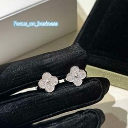 Pendientes con dijes de diseñador de lujo Trébol de cuatro hojas Top S925 Plata de ley Flor de cristal completo Pendientes de diseñador de marca para mujer Joyería con caja de regalo de fiesta