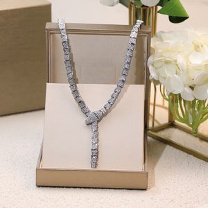Luxe ontwerper Charm Gold Snake hanger ketting vrouwen mannen voortreffelijke charmante slang bot diamant inleg ontwerp mode nobel prachtige sprankelende dame sieraden cadeau