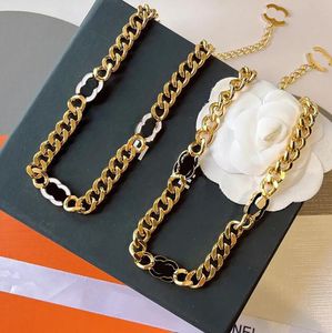 Collier de luxe avec motif de cercle et chaîne serpent pour femmes, collier noir, chaîne ras du cou plaqué or, lettre en acier inoxydable de qualité pour femmes, bijoux