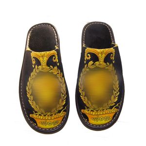 Luxury designer classic slippers fashion printing Signage men and ladies indoor warm home shoes size M/L for Spring fall winter Christmas New year gifts