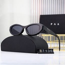 Des lunettes de soleil classiques de luxe Lunes de haute qualité pour hommes et femmes à la mode de la plage extérieure protection oculaire 14 verres en option