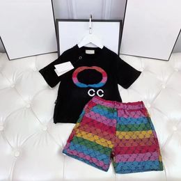 Vêtements de créateurs de luxe Ensembles enfants T-shirt shorts mode marque de mode britannique trésors pour enfants d'été et filles coton deux pièces hauts AAA