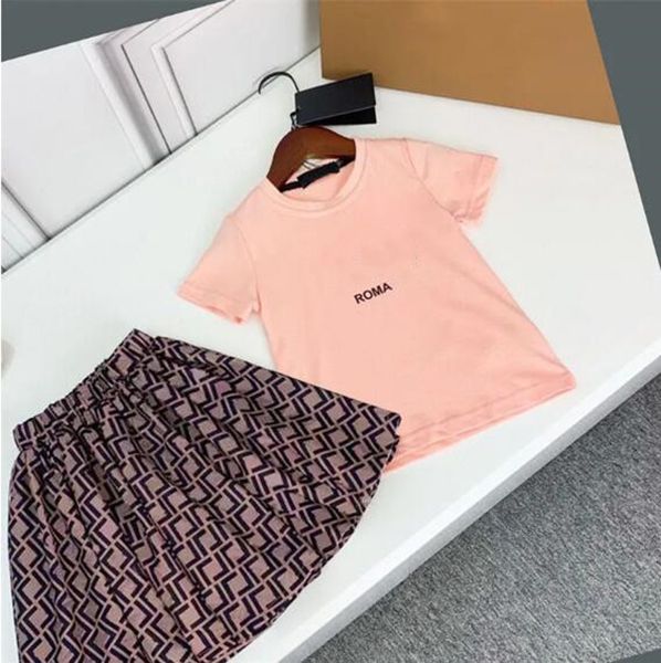 Diseñador de lujo Conjuntos de ropa para niños Camiseta rosa camello Vestido de falda Traje para niños con monograma corto moda verano tesoros para niños