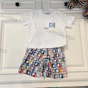 Ensembles de vêtements de luxe pour enfants T-shirt blanc noir monogrammé shortt mode marque de mode britannique trésors pour enfants d'été filles coton deux pièces hauts 23 h