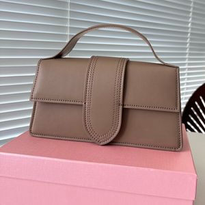 Sacs à bandoulière de créateurs de luxe le bambino Le produit unique est célèbre pour sa combinaison de styles classique et moderne Sac à main à bandoulière de mode Sacs à main de qualité