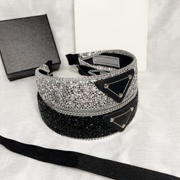 Créateur de luxe cristal incrusté charme féminin P-lettre bandeau fille lettre bandeau cheveux diamant sculpture bijoux très à la mode cadeau de Noël