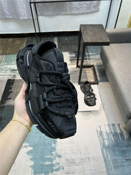 Concepteur de luxe Daymaster Material Material Trainers Sneakers Chaussures de meilleure qualité Black en cuir noir Trainers avec boîte