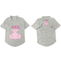 Diseñador de lujo Perro Manga corta Verano Transpirable Logotipo de mascota Impresión Gris Blanco Rosa Oso Patrón Gato Camiseta Fa Dou Schnauzer Mascota Lindo Perro Gato Ropa Camiseta