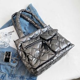Luxe designer Down Gevoted handtassen voor vrouwen grote capaciteit gewatteerde vrouwelijke Tote Bag 2023 Trend Shopping Women S Schouder 230512
