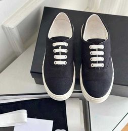 Luxe designer jurk schoenen mode klassieke platte veterschoenen zwart wit denim low-top dikke bodem splicing loafers 35-41