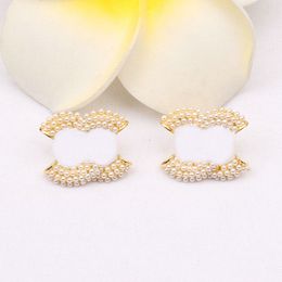 Boucles d'oreilles de créateur de luxe Double lettres C, boucles d'oreilles simples en perles, bijoux de fête de mariage à la mode, accessoires cadeaux pour femmes