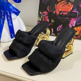 Designer de luxe au début du printemps en tissu sandales à talons hauts femmes bout plat tempérament pantoufles lettre talons avec box3985538