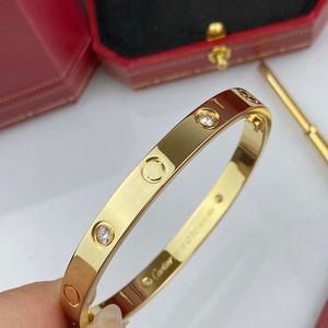 Bracelets de diamant élégants de créateurs de luxe bracelets personnalisés bracelets de mode pour femmes 6 styles qualité de bijoux de conception spéciale