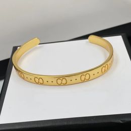 Luxe designer mode-manchetarmbanden Gouden letters eenvoudige armband Damesfeestcadeau-sieraden