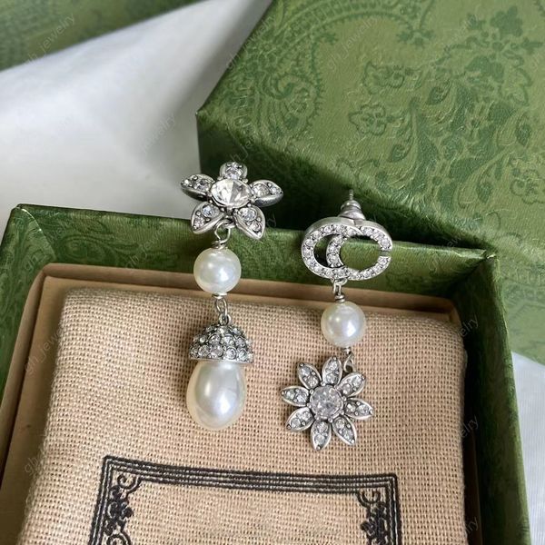 Designer de luxe mode Dangle Chandelier Boucles d'oreilles femmes diamant blanc résine floral pendentif boucles d'oreilles pour les femmes fête fiançailles cadeau bijoux