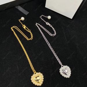 Designer de luxe mode coeur pendentif colliers femmes perle lettre chandail chaîne long collier de haute qualité avec boîte