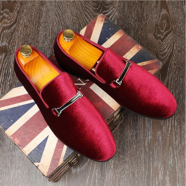 Designer de luxe Mode Pointu Chaussures Noir Bleu Rouge Velours Chaussures Hommes Casual Mocassins Robe Habillée Chaussures Sapatos Tenis Masculino D2H22