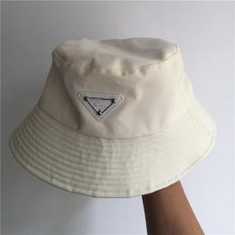 Bucket pêcheur de concepteur de luxe Chapeaux pour hommes femme largeur bordure de baseball seau chapeau d'été Visor Sun Caps Chapeaux de paille