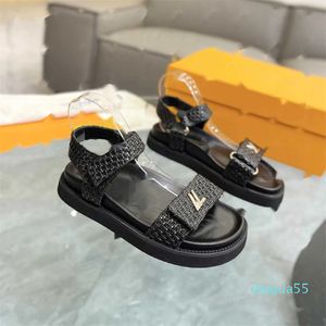 Designer de luxe plage plate femme sandales pantoufles dernier style metal préparation en cuir breveté tissu mode décontracté chaussures 35-42