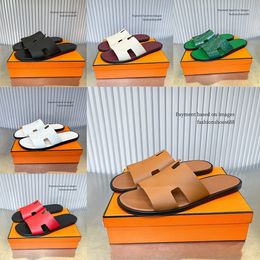 Diseñador de lujo Zapatillas planas Sandalias de cuero para hombre 2024 Nuevas zapatillas de verano Moda para hombre Playa Zapatillas de interior Hotel Turismo Zapatillas Tamaño 39-48 + Caja