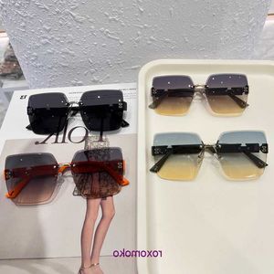 Designer de luxe H lunettes de soleil Sun Sunglasses Shop en ligne printemps 2024 Nouvelles lunettes de soleil sans cadre pour hommes et femmes avec boîte-cadeau