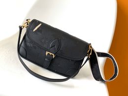 Bolso de diseñador de lujo, bolso de mujer, bolso cruzado, bolso de hombro, billetera de mujer, simple y versátil, bolso de cuero con letras de metal, hermoso estilo.46584
