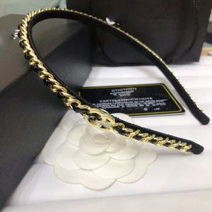 Diseñador de lujo Diademas Mujeres Triángulo Color Sólido Marca Letra Francés Cristal Diamante Hairband Moda Mujer Otoño Deporte Aro de pelo Vintage Accesorios para la cabeza