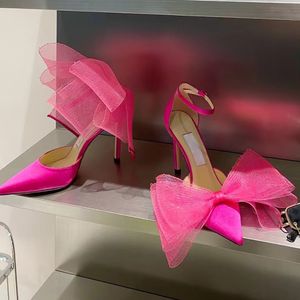 Designer de luxe Sandales à talons hauts Rose Rose Vamp Talon Croix Grand Arc Fluorescent Vamp Bout Pointu Sangle Chaussures