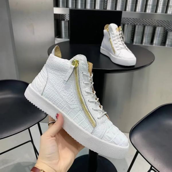 Designer de luxe High Top Kriss Sneakers Chaussures Hommes Fermeture à glissière Côtés Matériel de ton doré Baskets en cuir suédé Homme Casual Marche EU38-47 avec boîte