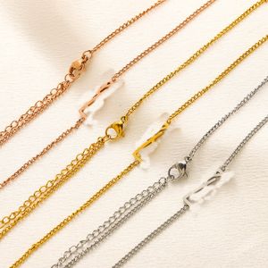 Luxe designer sieradenmerk Letter koperen ketting modieuze kettingontwerper voor vrouwen liefde ketting hanger vergulde sleutelbeen ornamenten goud kristal parel