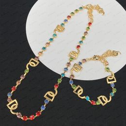 Bijoux de créateur de luxe Bracelets à breloques créateur de bijoux pour femmes collier de créateur Bracelets de diamants colorés et colliers de perles pour cadeaux de mariage pas de BOX