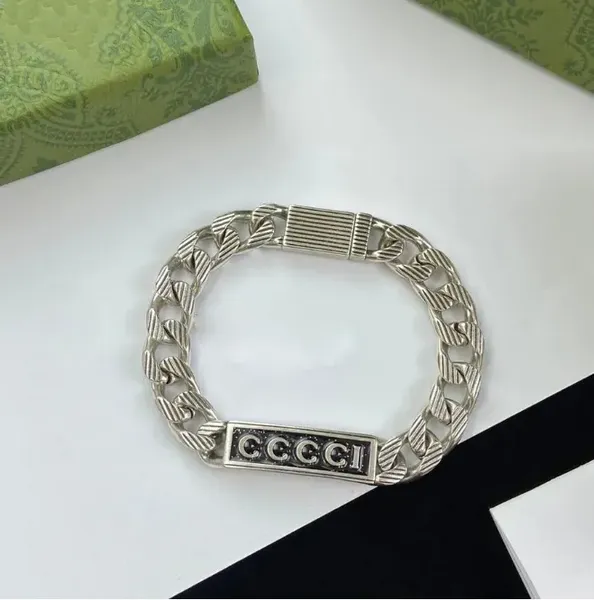 Ensemble de bijoux de créateur de luxe pour hommes Femmes Bracelets en diamant Colliers de mode Lettre Chaînes Sliver Collier Simple Pendentif Bracelet Quality Set Gift BLG24431