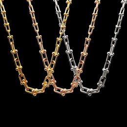 bijoux de créateur de luxe femmes collier logo avec pendentif en diamant unique collier de créateur élégant collier en argent et boucles d'oreilles mode
