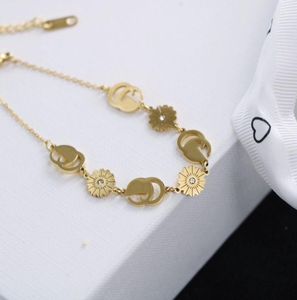 Bijoux de créateurs de luxe femmes collier pendentif designers colliers pour hommes élégant chaîne en argent et boucles d'oreilles bracelets suit6661693
