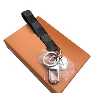 Luxe ontwerper Keychain Fashion Car Keychain Handmade Lederen Letter Keychain wordt geleverd met een voortreffelijke geschenkdoos