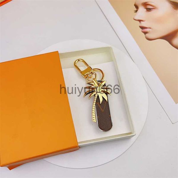 Diseñador de lujo Llaveros Monopatín Carta Llavero Bolsa Charm Colgante Llavero de coche Llavero de oro Moda para hombre Mujer Hebilla clave