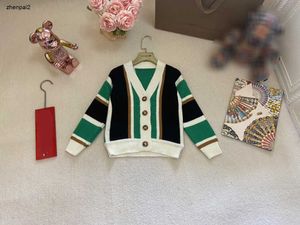 concepteur de luxe enfants cardigan bébé pull produits de printemps taille 100-160 cm conception de couture à rayures multicolores veste tricotée à col en V Aug30