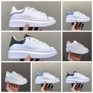 Chaussures de luxe pour enfants, semelle réfléchissante 3M, cuir de veau souple, lacets, blanc, rouge, noir, bleu rêve, sangle unique, baskets surdimensionnées, patchouli solide, chaussures de sport