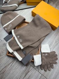 Luxe Designer Gebreide Sjaal Muts Handschoen Driedelige Sets Modemerk Herfst Winter Thermische Gebreide Handschoen Wollen Muts Hoeden Voor Mannen En Vrouwen