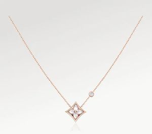 Luxe ontwerper L Fashion ketting met doos 18K Gold vergulde roestvrijstalen parel Pendant ketting Dames vier blad klaver sieraden