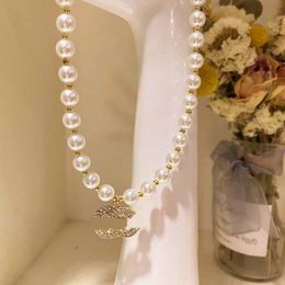 Collier pendentif de lettre de luxe Brand Collier de perle de style classique pour femmes ACCESSOIRES DE MODE GILLE DE HAUTE QUALITÉ