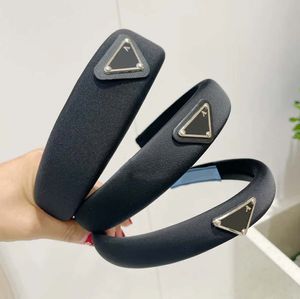 Luxe designer Letter Triangle Headbands Haarbands voor vrouwen Girl -merk Elastische hoofdband Sport Fitness Hoofdband Hoofdomslag 2 cm 3 cm 4 cm