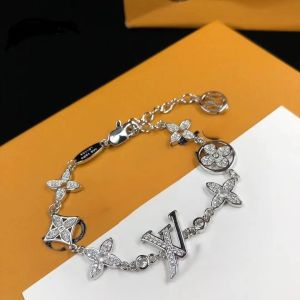 Luxe ontwerper zoals elegante damesarmband goud zilver mode brief hanger armband bruiloft sieraden van hoge kwaliteit originele doos