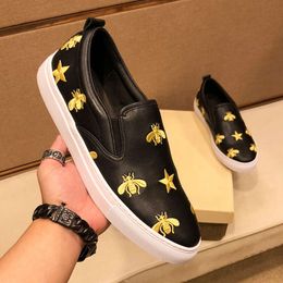 Chaussures de créateur de luxe Little Bee pour hommes, un pied porte du cuir, loisirs, Version haute, pois en été, baskets paresseuses